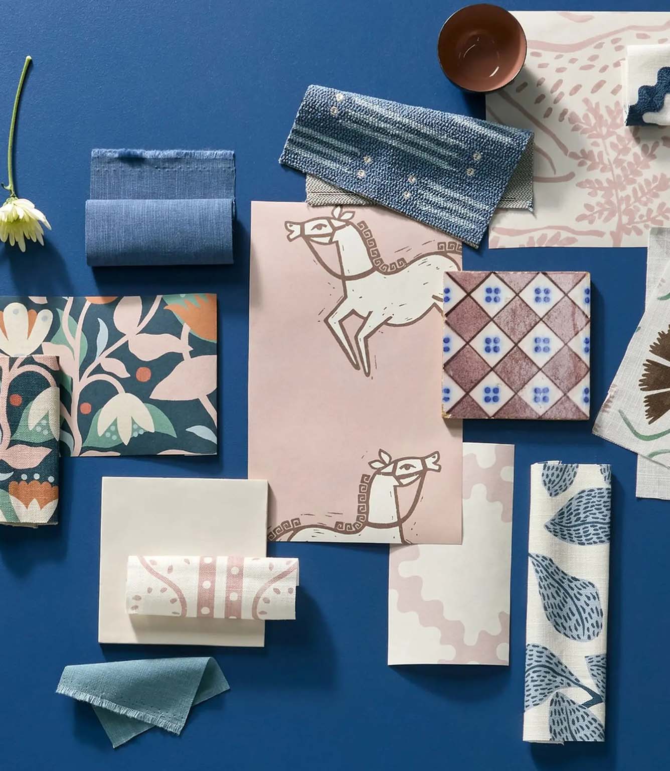 Sweet Bay Print Fabric / Indigo