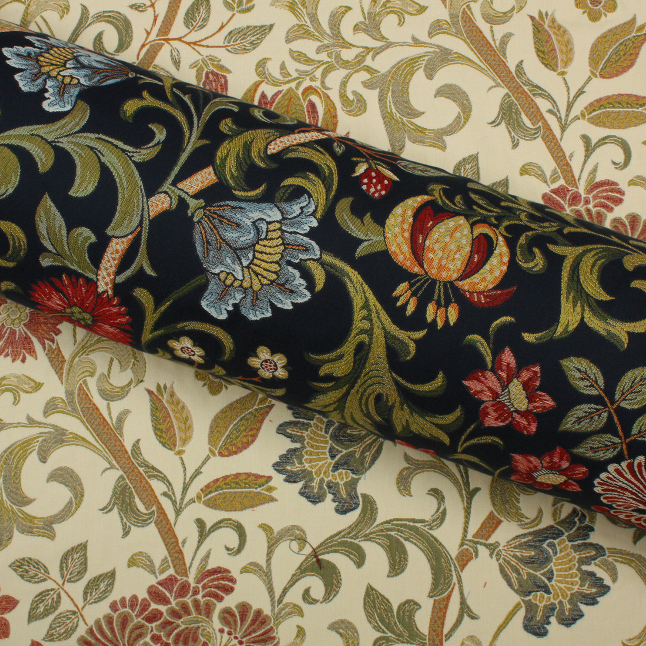 Hensleigh Fabric / Berry / Ivory