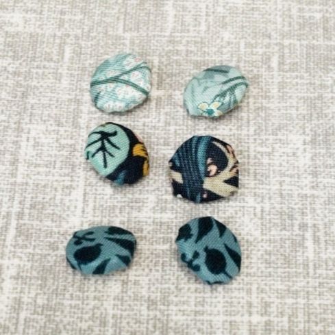 How to Cover Buttons with Fabric - Just Fabrics