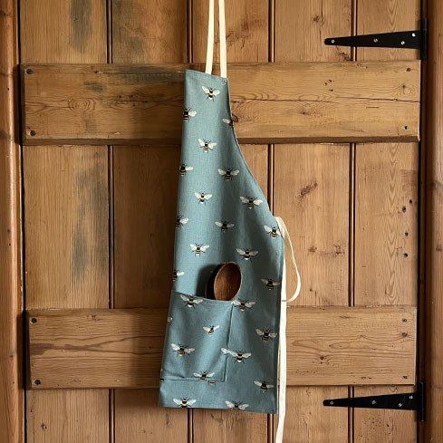 How To Make an Apron with Pocket - Just Fabrics