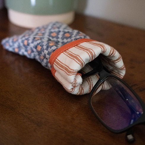 How to Make a Glasses Case - Just Fabrics