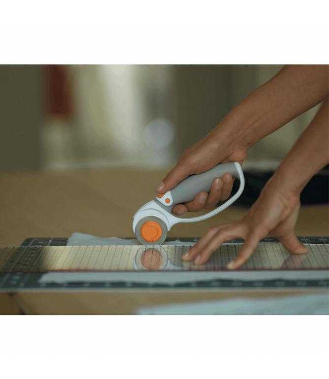 Sundries - Rotary Cutter Grey