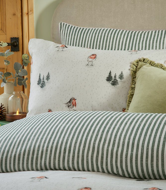 Christmas Bedding - Robins Return Cotton Duvet Cover Set Cream / Pine