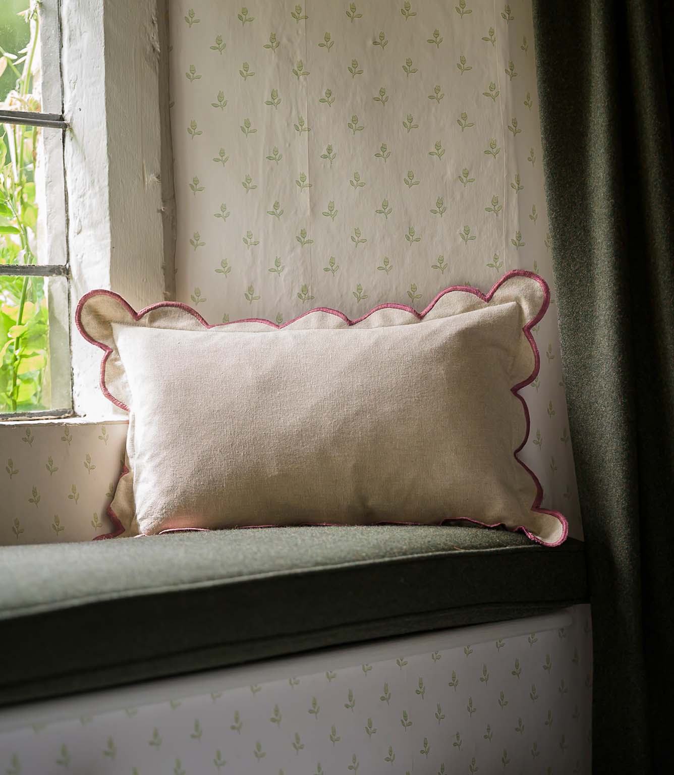 Scallop Cushion Pomegranate