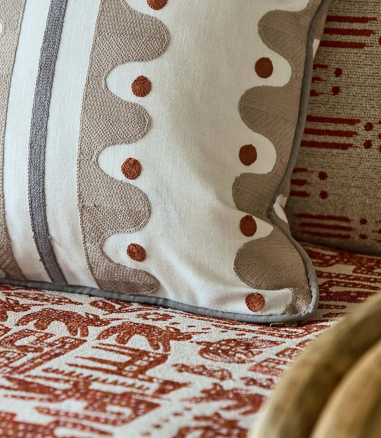 Oakham Embroidery Fabric / Dusk Pink