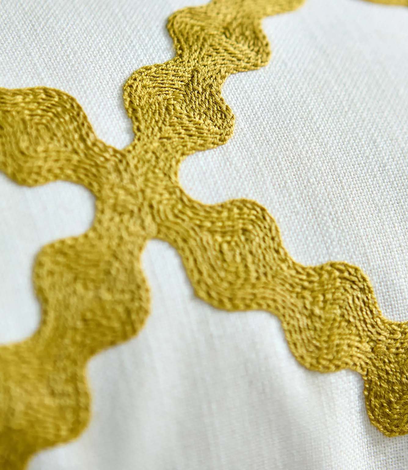 Swithland Embroidery Fabric / Honey