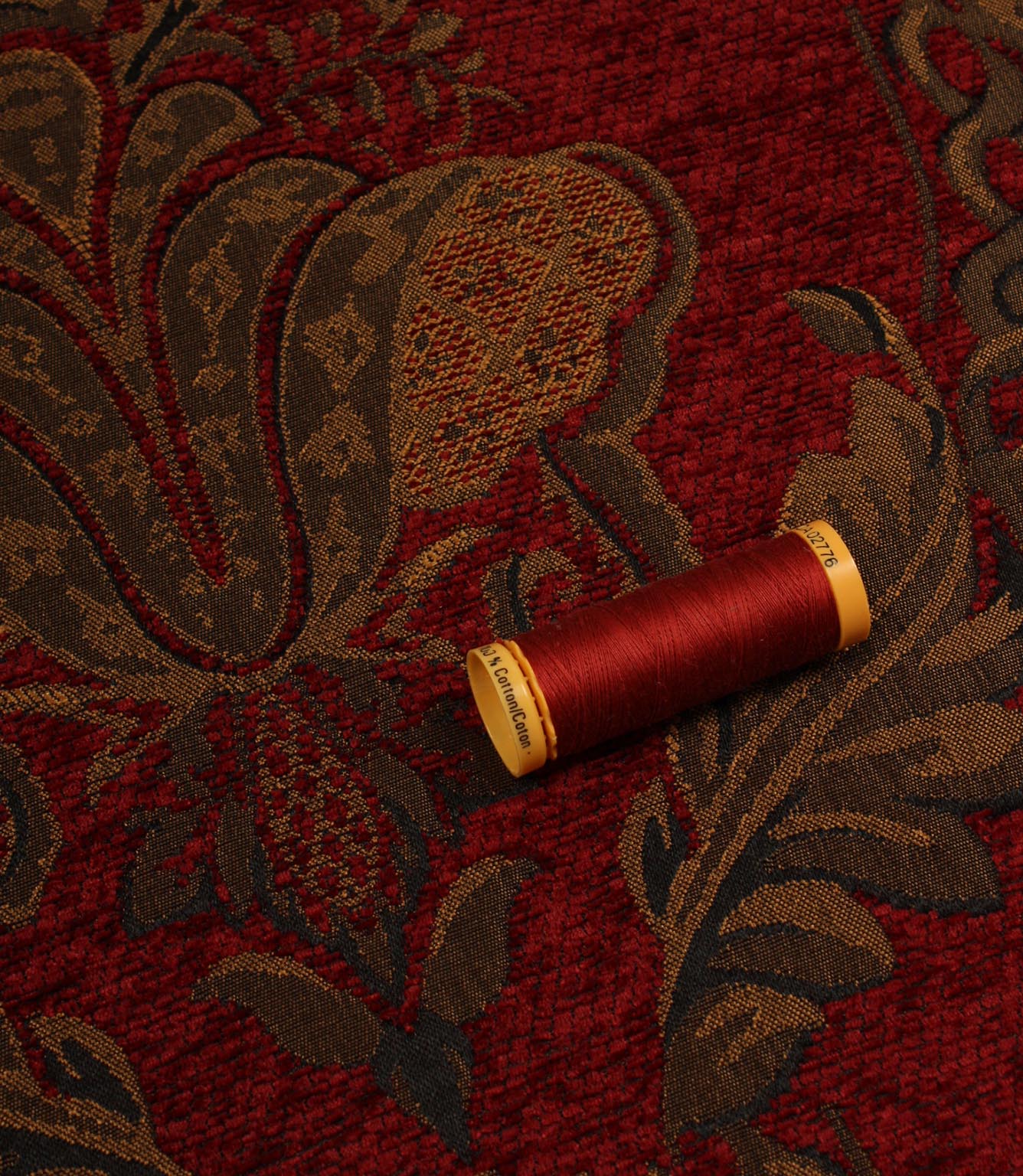 Dorset Damask Fabric / Red