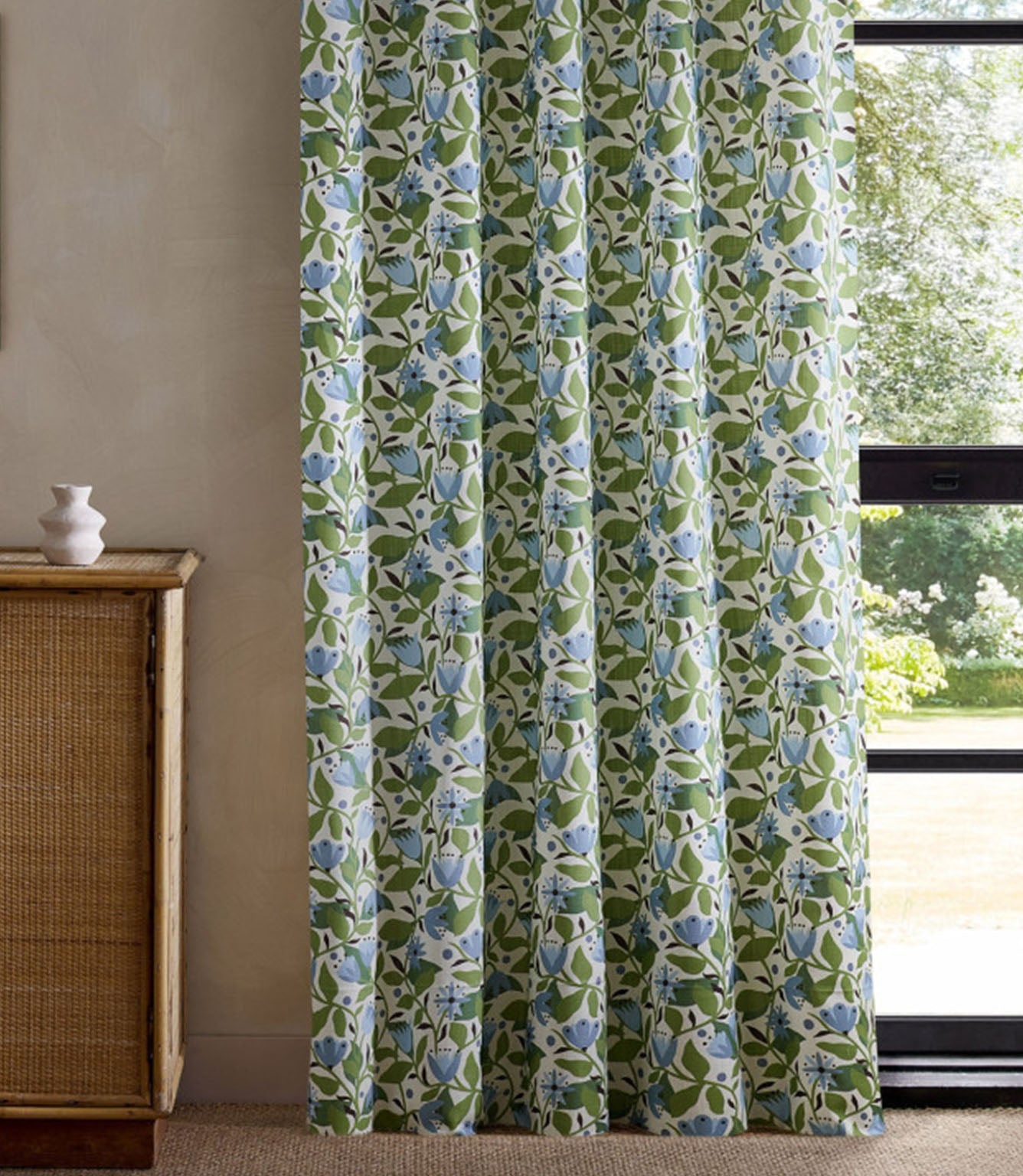 Dancing Daisies Print Fabric / Cornflower