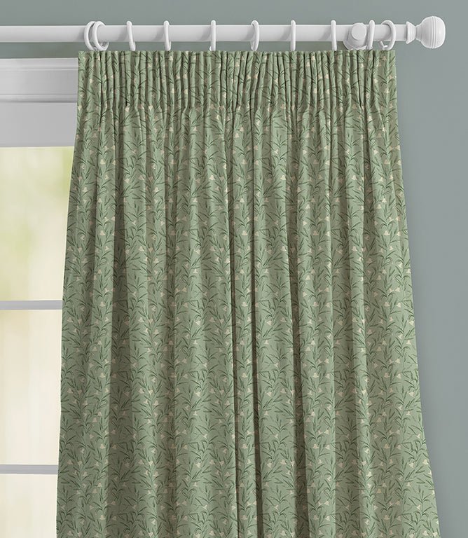 Bell Meadow Fabric / Verdure - Just Fabrics