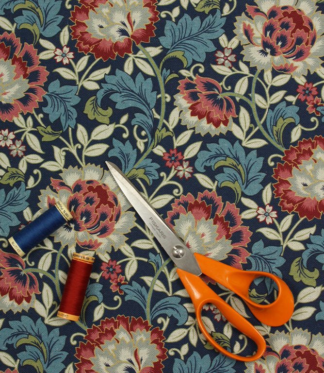 Dorothy Fabric / Thistle Blue - Just Fabrics