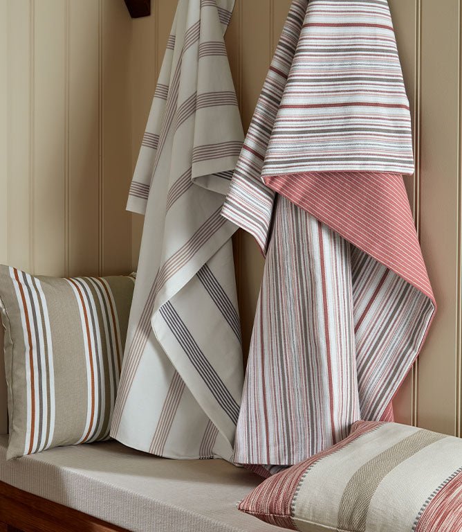 Maine Fabric / Raspberry - Just Fabrics