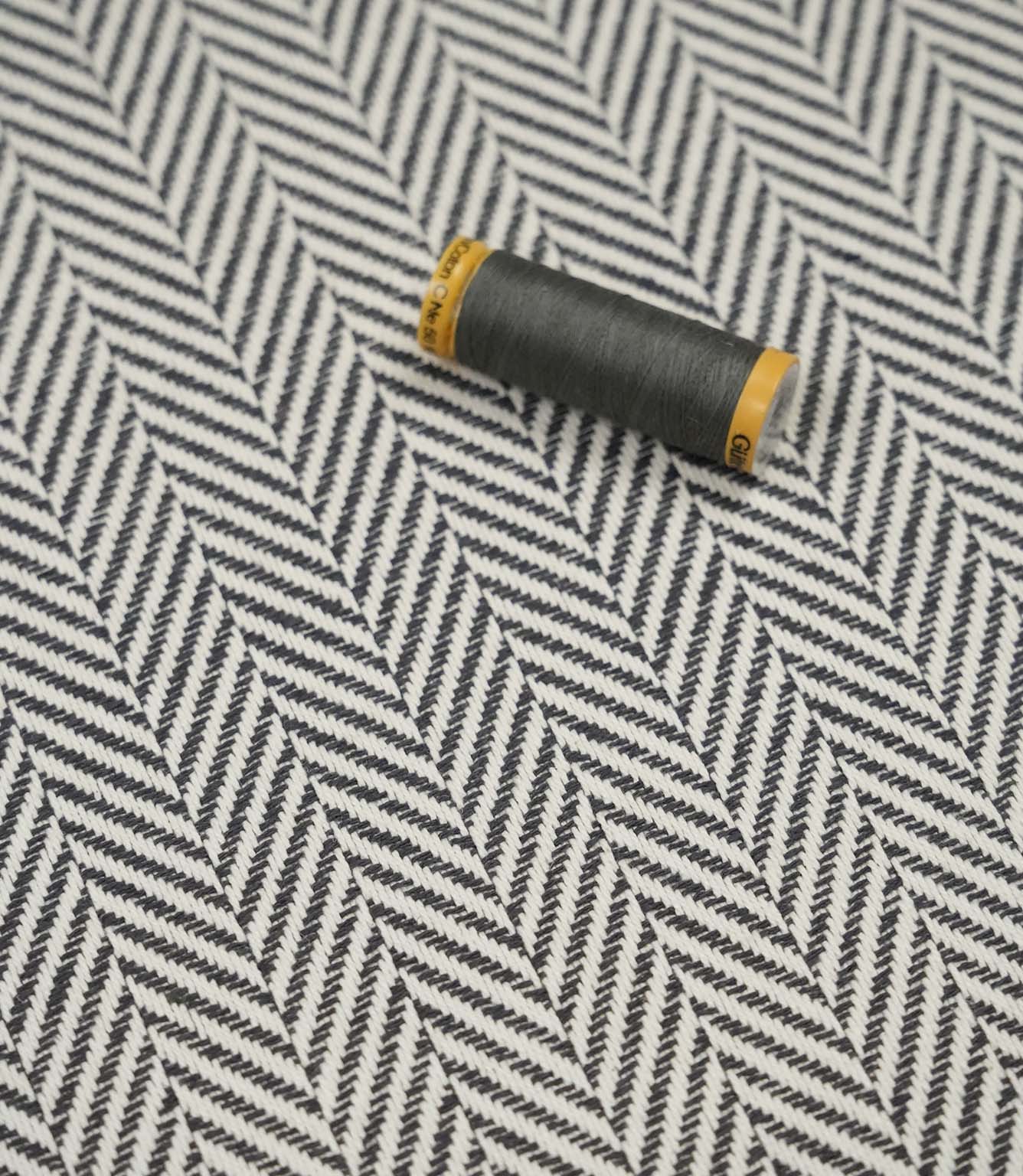 Bampton Fabric /  Grey