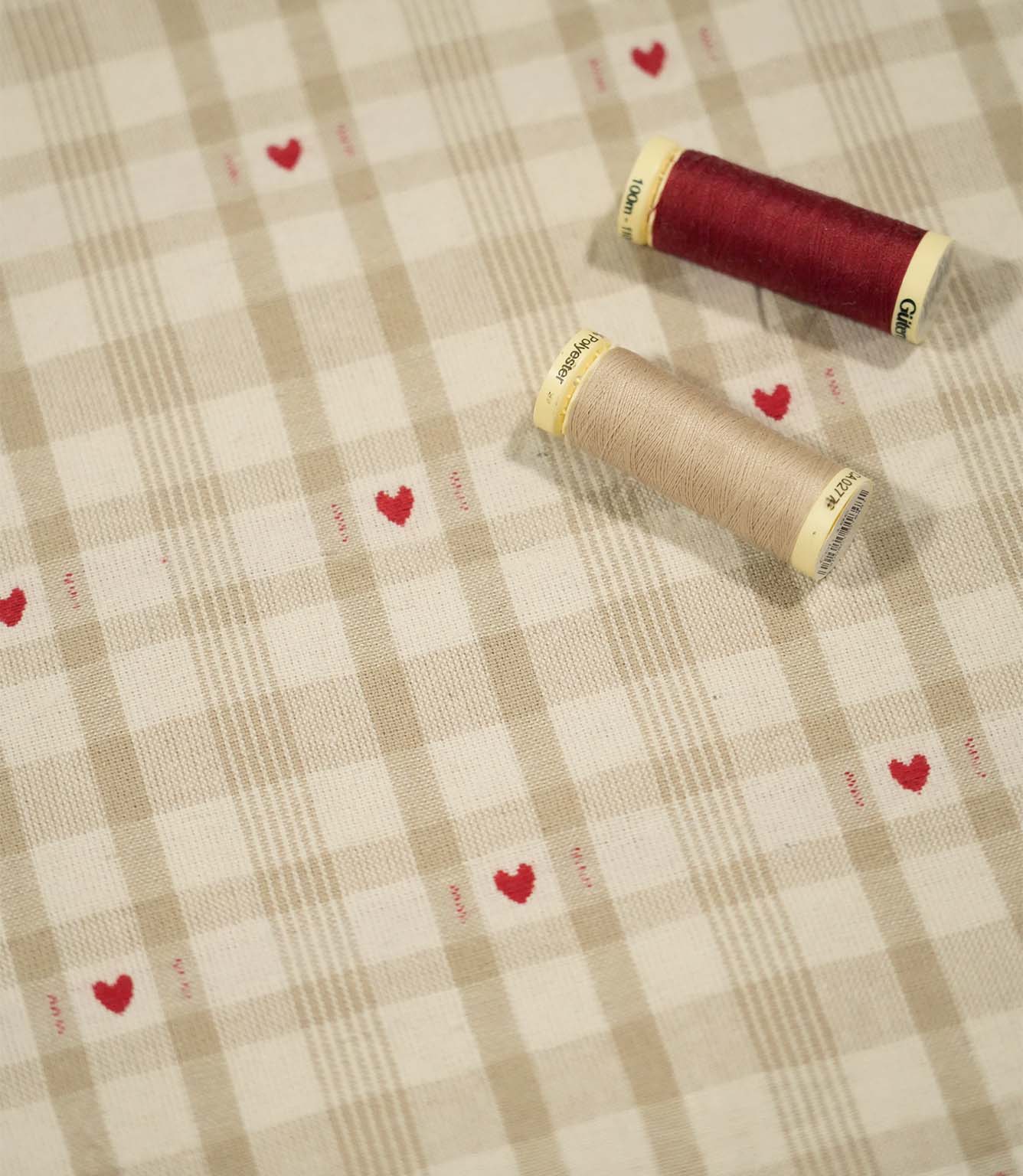Cotswold Heart Check Fabric / Beige / Red