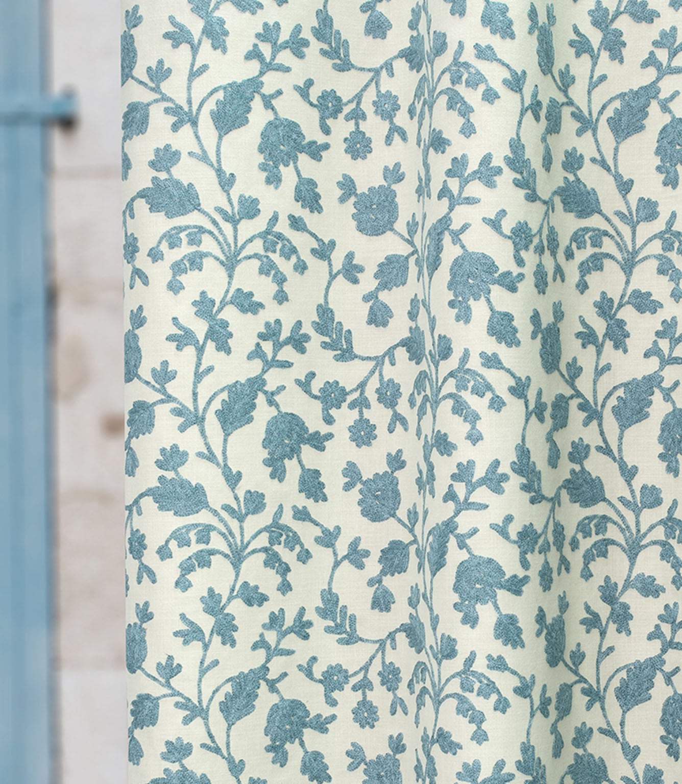 JF Crewel Fabric / Sky