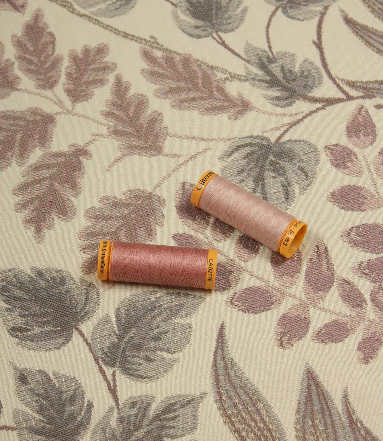 Listaro Fabric / Wisteria