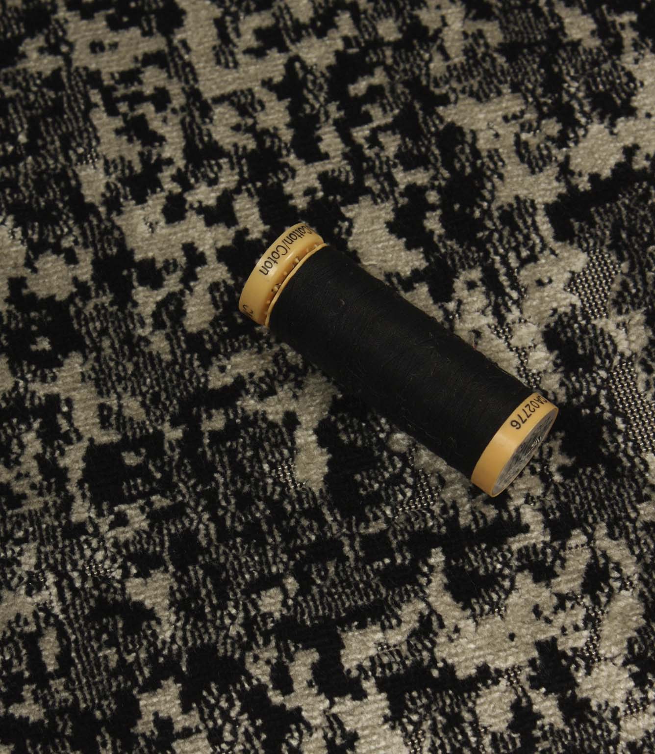 Neive FR Fabric / Noir | Just Fabrics