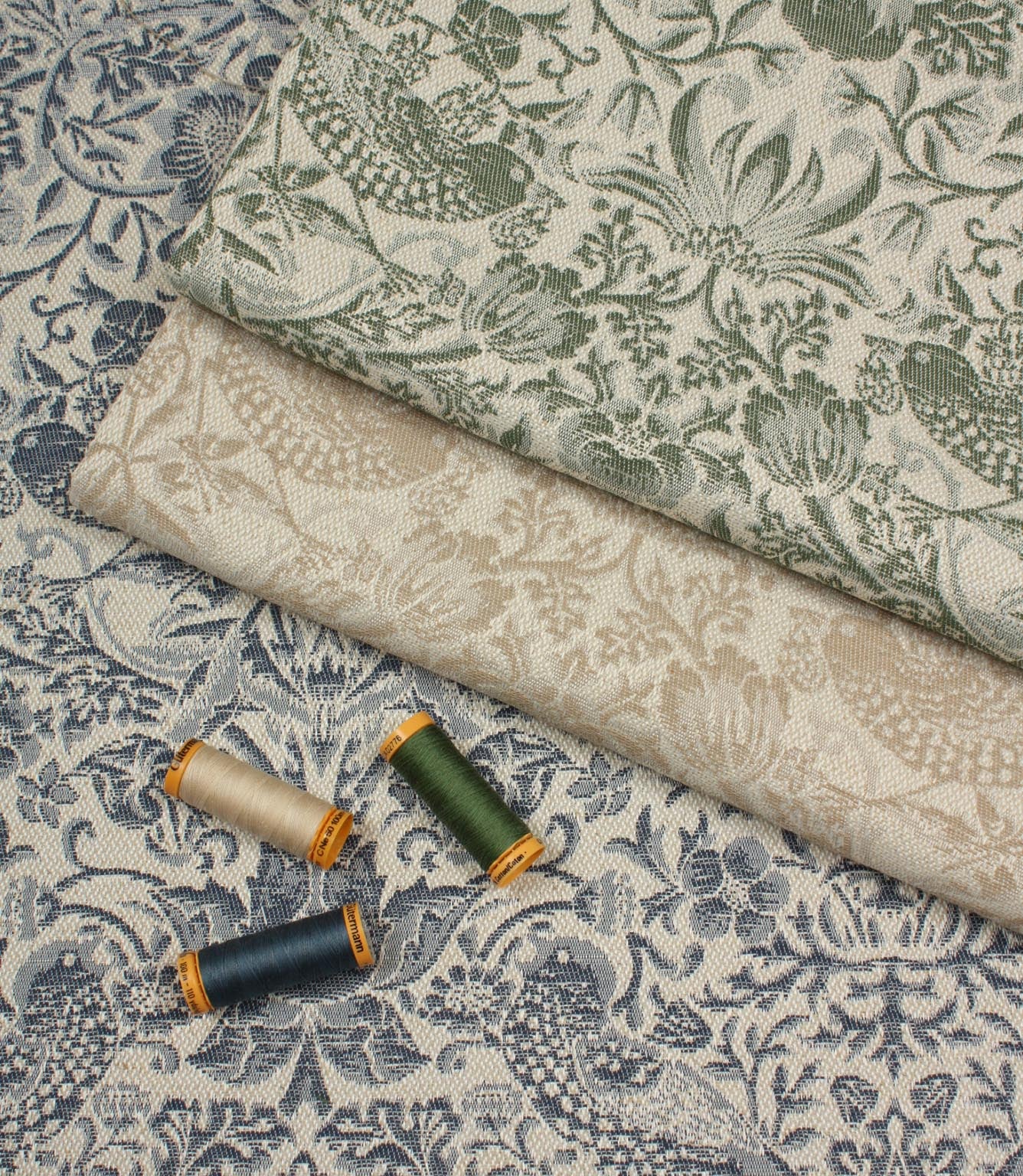 Strawberry Thief Wide Fabric / Indigo