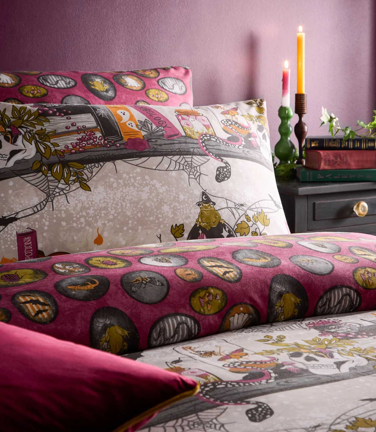 Witchy Tales Printed Reversible Duvet Cover Set Multicolour