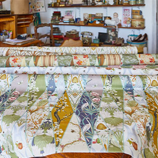 Angel Strawbridge Fabric - Nouveau Wallpaper Multi