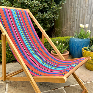 Go vintage with deckchairs Go vintage with deckchairs