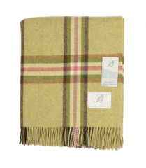 3.	COMPLETE YOUR SCHEME WITH A STYLISH THROW