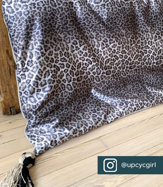 Leopard Velvet Fabric / Adusta